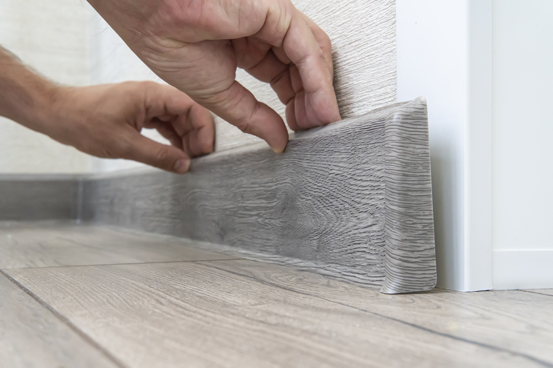 laminat-sockelleisten.jpg